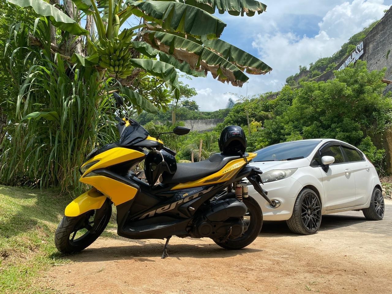 A scooter or a car: what’s best in Bali?