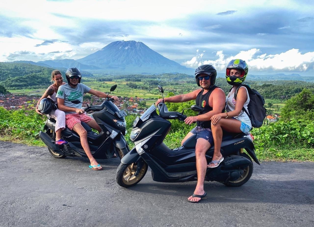 16 Reglas sobre cómo debe comportarse un pasajero en una motocicleta