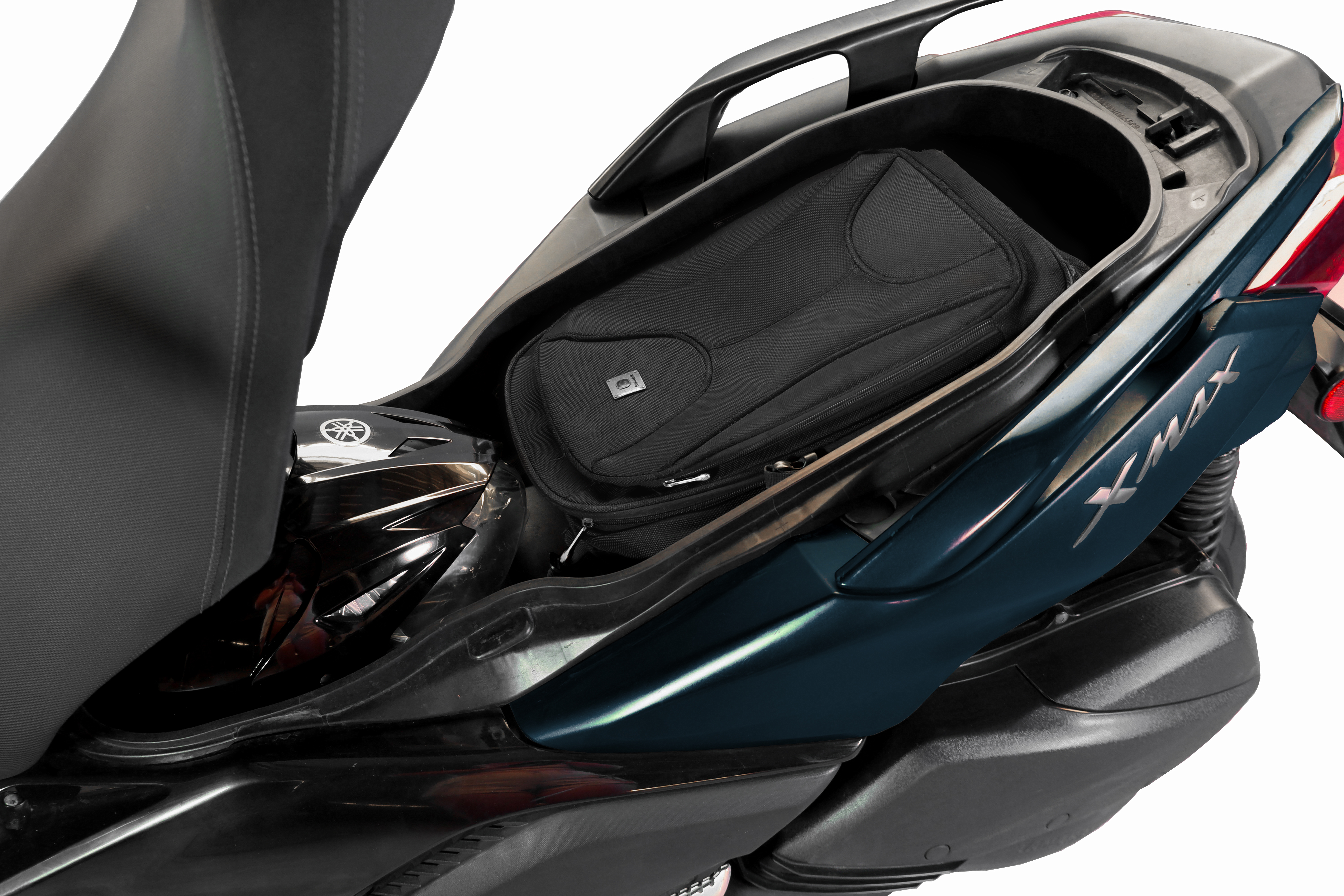 Rent a Yamaha XMax Connected - photo 3